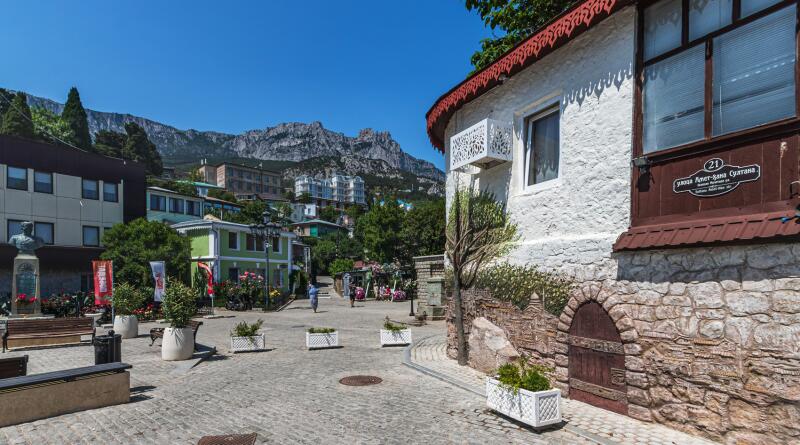 Фото Дворцовый круиз: Гурзуф и Алупка - вид 1