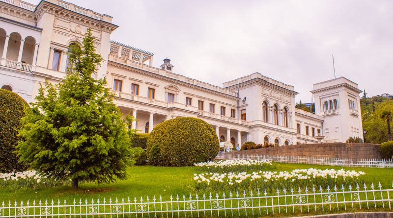 Фото Ялта - Блистательные дворы - вид 2