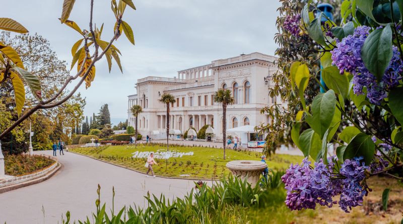 Фото Ялта - Блистательные дворы - вид 3